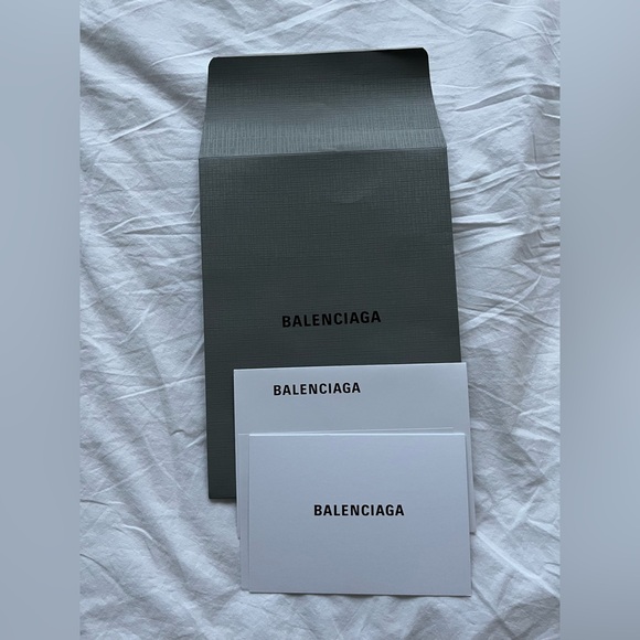 Balenciaga Black Medium Fit T-Shirt with Balenciaga Embroidered Neck - Picture 7 of 11